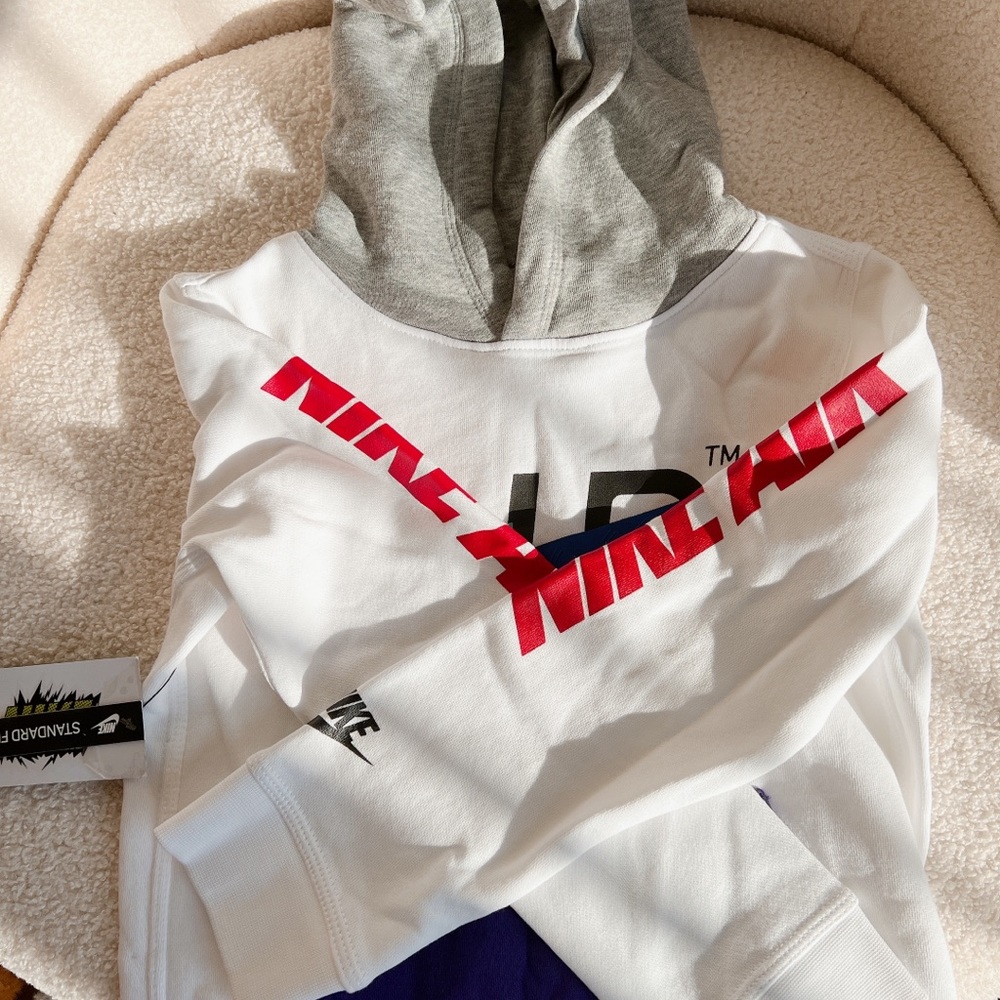 Nike kids hoody (used) - Picture 3 of 6